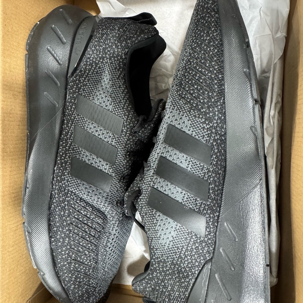 Adidas Swift Run 22 New
